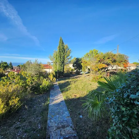 Entre Vignes Et Chateaux * Douzens